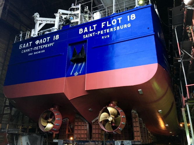 Завод "Красное Сормово" спустил на воду третий танкер проекта RST27М/РБК НН