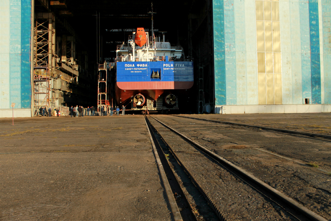 Спуск на воду сухогруза проекта RSD59 "Пола Фива"