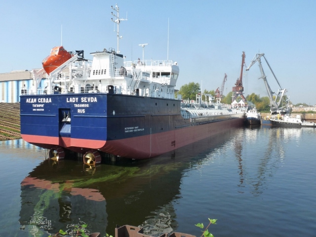 Подписан акт приема-передачи танкера проекта RST27 "Леди Севда"
