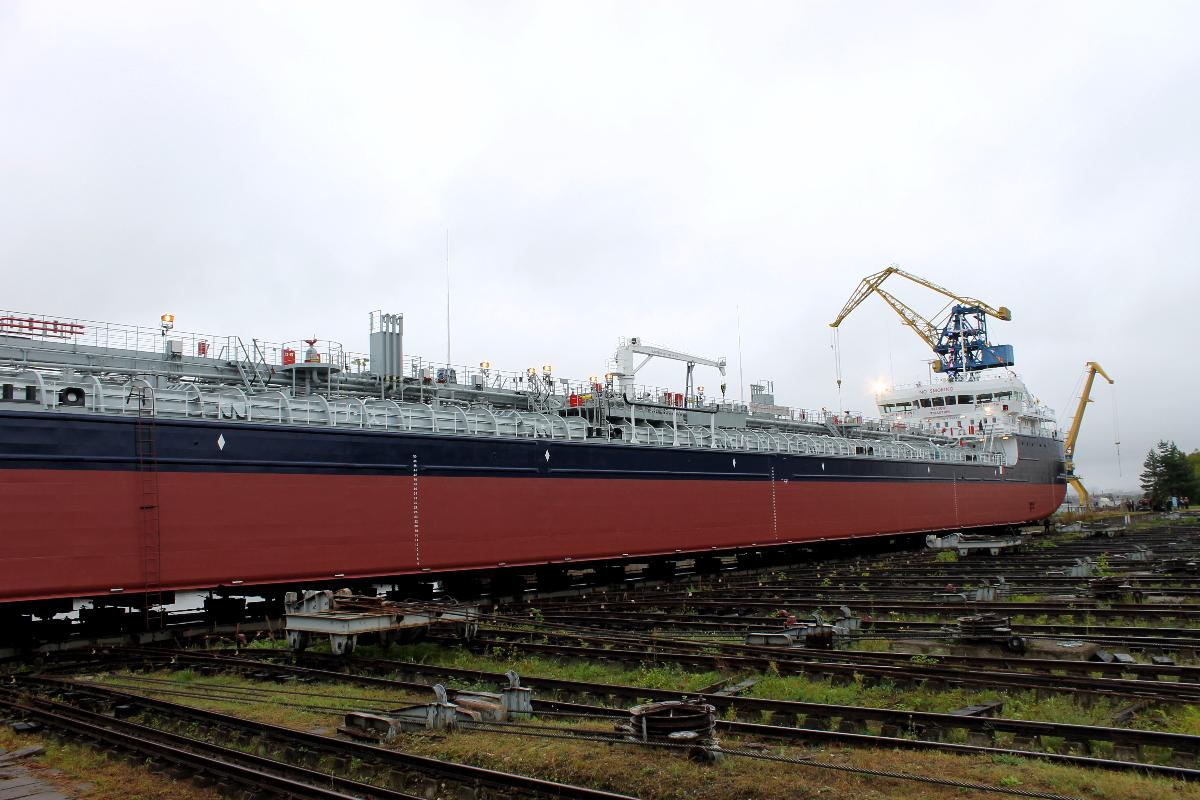 Спуск на воду танкера-химовоза «Виктория» проекта RST27