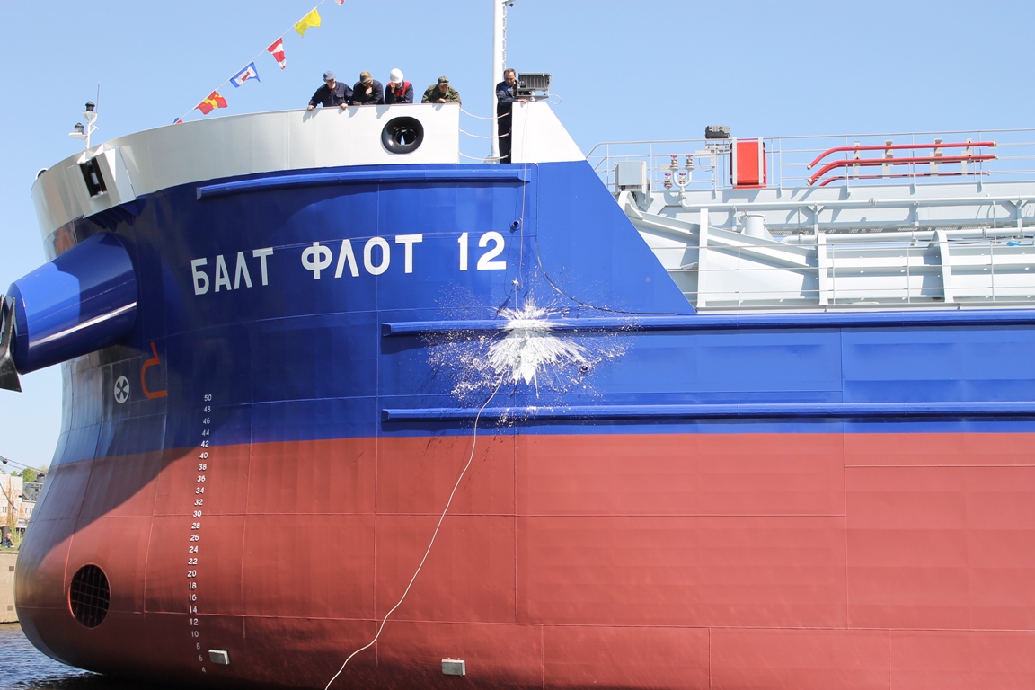 Спуск на воду танкера проекта RST27 "Балт Флот 12"