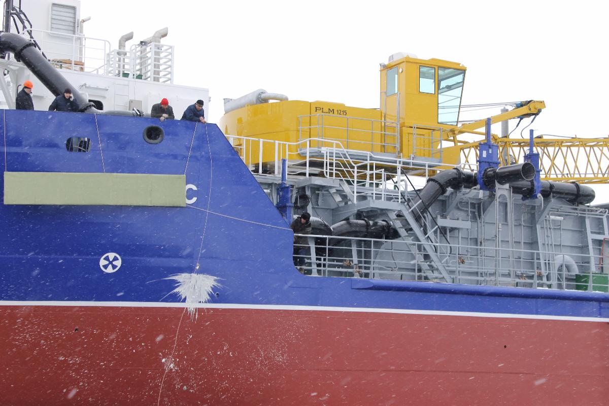 Спуск на воду головного дноуглубительного судна проекта TSHD1000 "Соммерс"