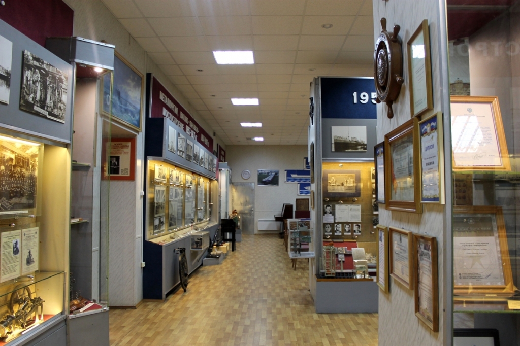 Музей истории ЗКС внутри.JPG