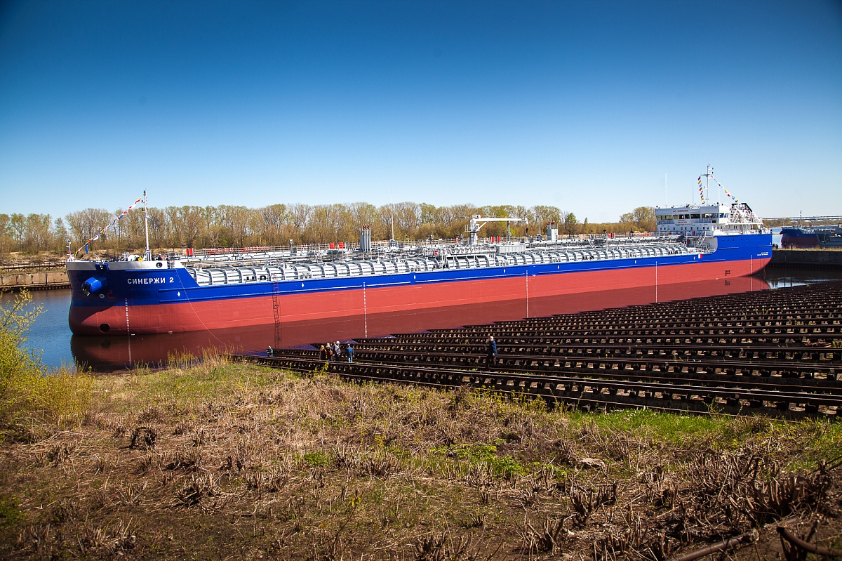 Спуск на воду танкера проекта RST27 "Синержи 2"